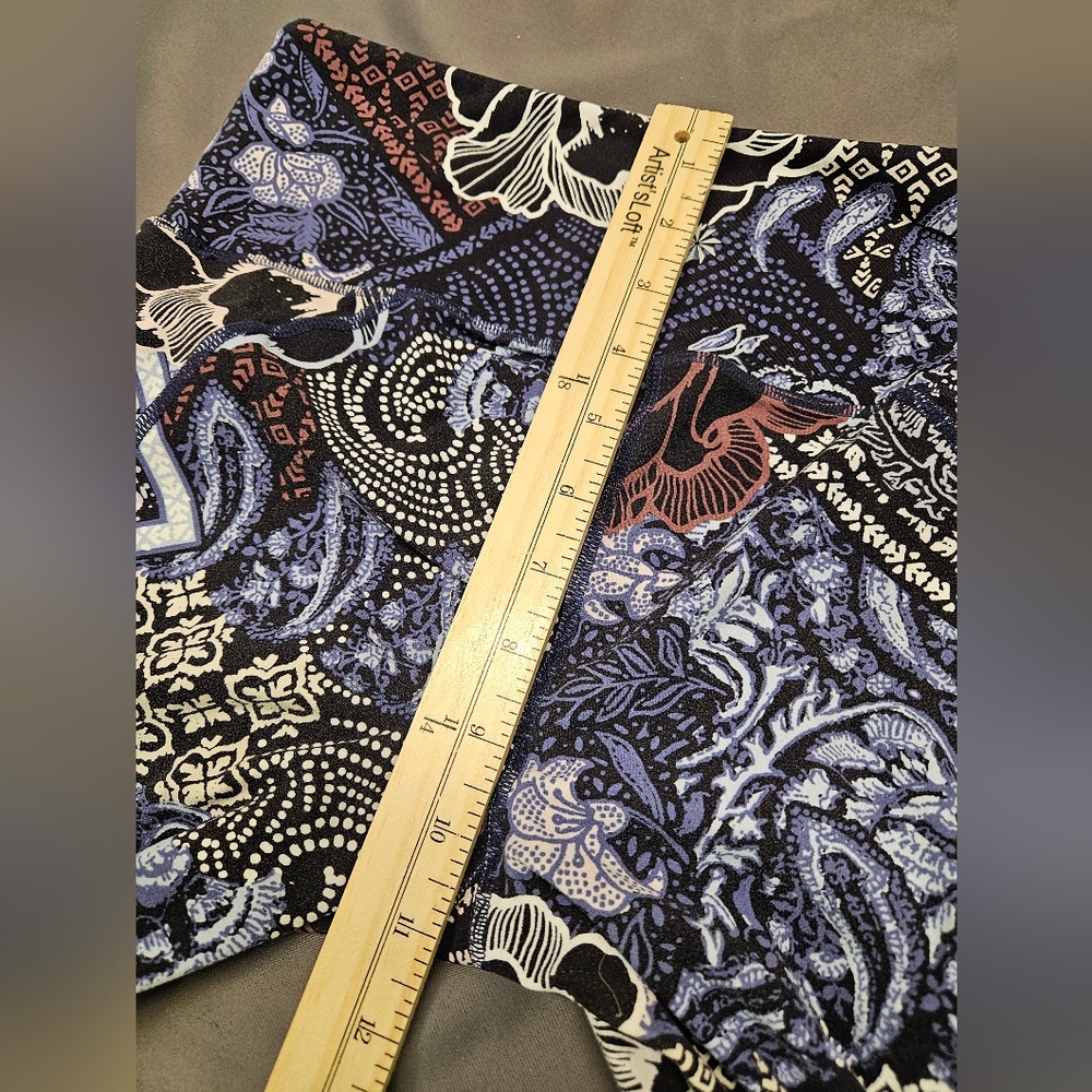 Athleta Floral Patchwork Salutation Tight Legging… - image 2